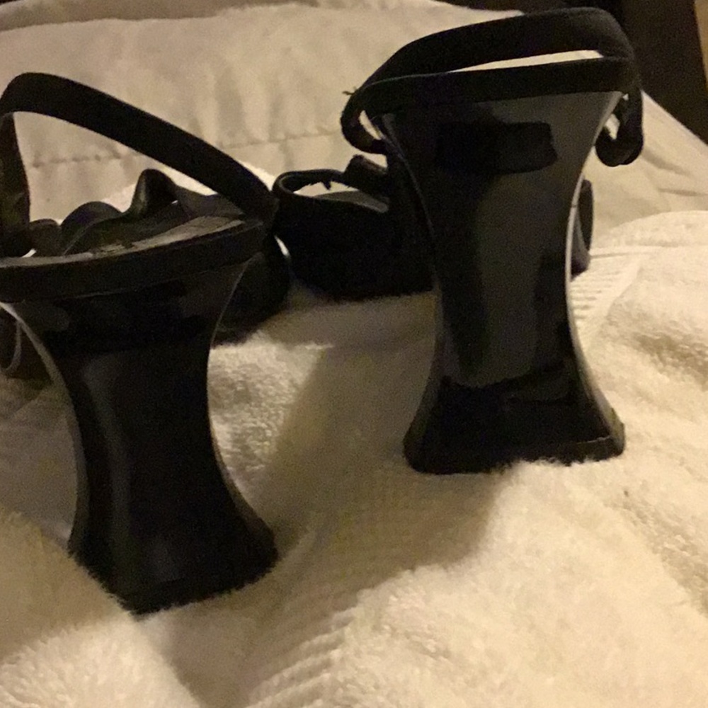 Heels - Picture 2 of 2
